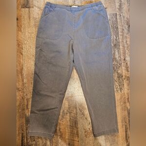 Women's NWOT Croft And Barrow Gray Pants